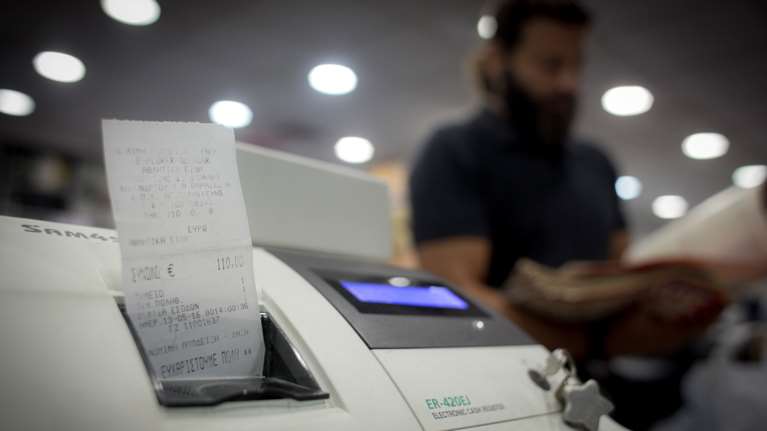 Σαφάρι 50.000 ελέγχων της εφορίας για έκδοση αποδείξεων στις τουριστικές περιοχές