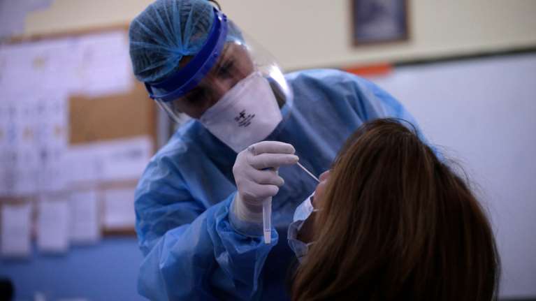 Κορονοϊός - Συναγερμός για τις μεταλλάξεις: 94 νέα κρούσματα - Εφθασαν τα 530