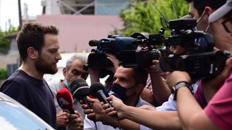 Δολοφονία Γλυκά Νερά - 33χρονος πιλότος: Προσπαθώ να θρηνήσω χωρίς να στενοχωρεί την κόρη μου - Δεν έχω δύναμη για τίποτα άλλο