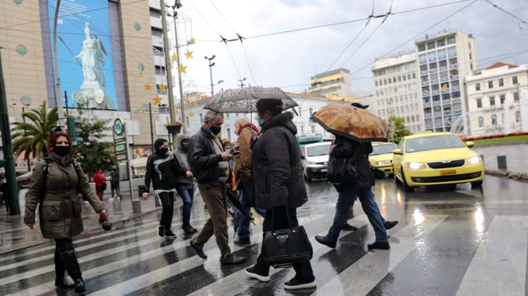 Καιρός: Συνεχίζεται η κακοκαιρία σε όλη τη χώρα - Βροχές, καταιγίδες και άνεμοι 8 μποφόρ