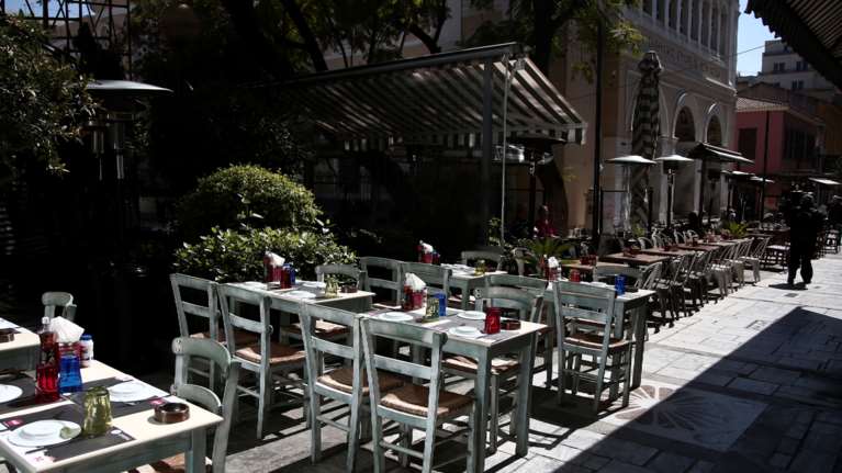 Κορονοϊός - Εστίαση: Αλλαγή στις αποστάσεις των τραπεζοκαθισμάτων