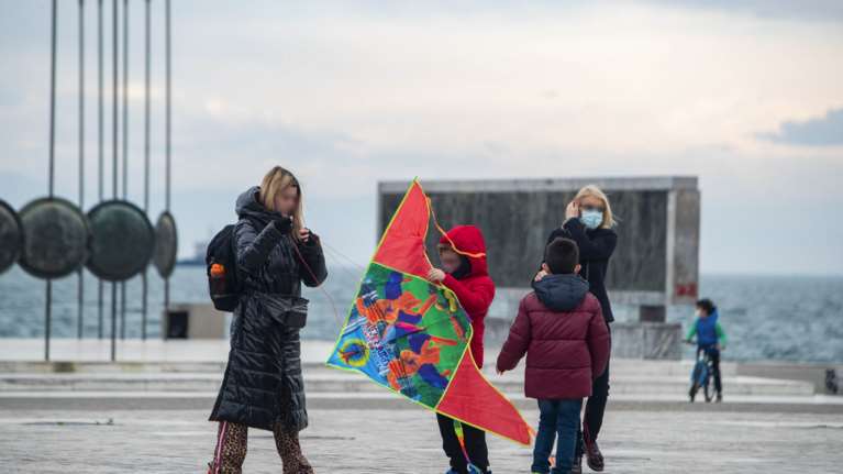 Ο καιρός του τριημέρου - Με καταιγίδες και... χιόνια θα πετάξουμε χαρταετό