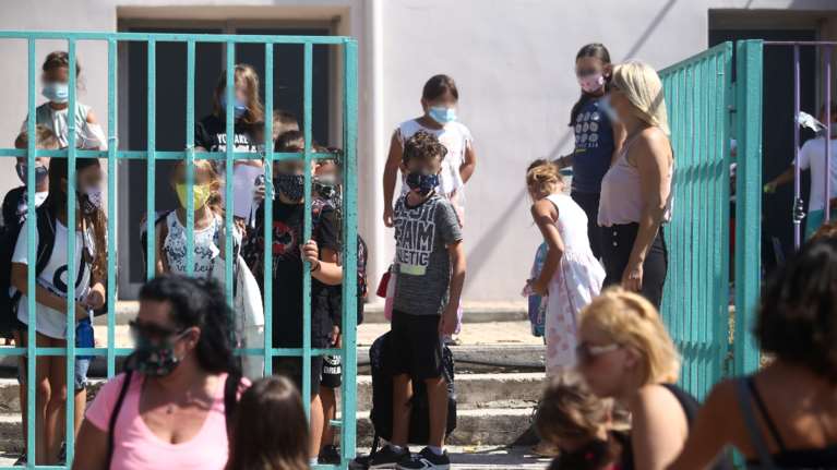 Κορονοϊός - Ρόδος: Λουκέτο σε 3 σχολεία μετά από κρούσματα σε εκπαιδευτικούς