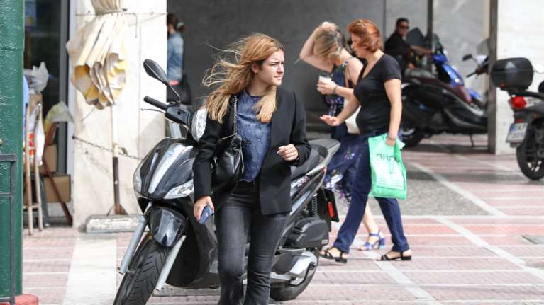 Κορονοϊός: Πώς θα λειτουργήσει το Δημόσιο από τη Δευτέρα - Ολα τα νέα μέτρα