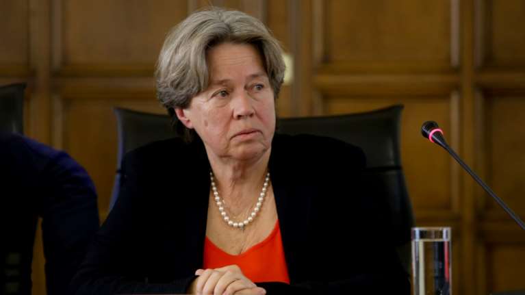 Λινού: Πρέπει να δοθεί η ελευθερία στα νεότερα άτομα να επιλεγούν τα εμβόλια