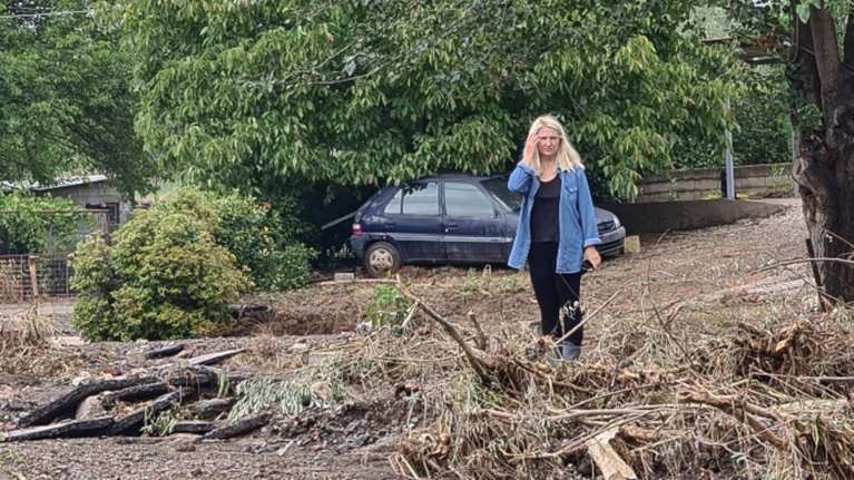 Σαρώνει τη χώρα ο Ιανός: Ποιες περιοχές &quot;βούλιαξαν&quot; - Εφτασε στην Κρήτη,  κλείνουν γέφυρες, πλημμύρισαν καταστήματα