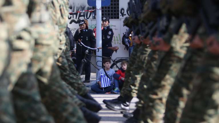 Η Θεσσαλονίκη στο &quot;κόκκινο&quot;: Στο τραπέζι η ακύρωση της παρέλασης - Αυστηρά μέτρα του Αγ. Δημητρίου μετά τα περσινά έκτροπα