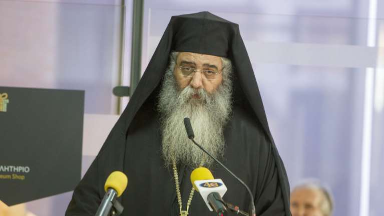 Θετικός στον κορονοϊό και με συμπτώματα ο ανεμβολίαστος Μητροπολίτης Μόρφου