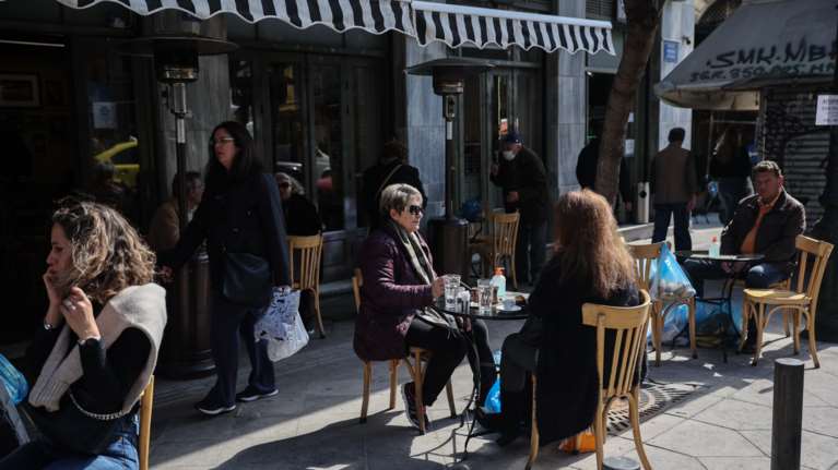 Παυλάκης: "Ανησυχώ για έξαρση της πανδημίας το Πάσχα - Μιλάμε για αποκλιμάκωση με 82 νεκρούς"