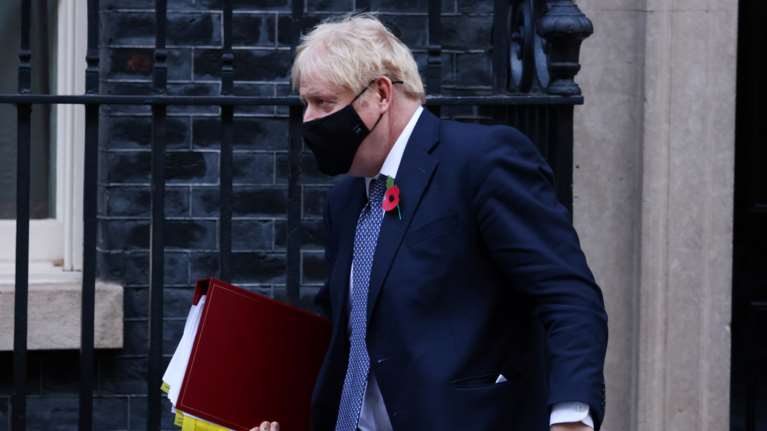 Κορονοϊός: Σε καραντίνα ο Τζόνσον - &quot;Νιώθω καλύτερα από ποτέ, θα εργαστώ κανονικά&quot;