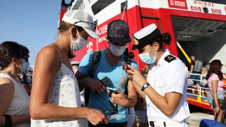 Αυστηροί έλεγχοι στο λιμάνι του Πειραιά - Επιθεώρηση από τον υπουργό Ναυτιλίας [εικόνες]