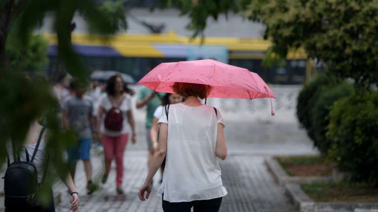 Φθινοπωρινό το σκηνικό του καιρού: Πτώση θερμοκρασίας - Πού θα σημειωθούν καταιγίδες
