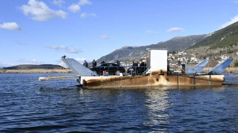 Το τελευταίο ταξίδι του Κάρολου Παπούλια - Στο Νησί της λίμνης των Ιωαννίνων η ταφή του [εικόνες]