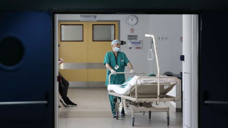 Οξεία ηπατίτιδα: Συναγερμός για ύποπτο κρούσμα σε 16χρονη στη Λάρισα - Νοσηλεύεται με συμπτώματα