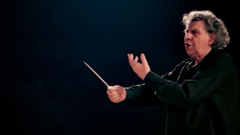 Μίκης Θεοδωράκης: Οι μεγάλοι σταθμοί της ζωής ενός παγκόσμιου θρύλου