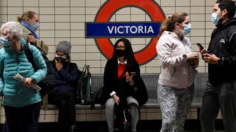 Κορονοϊός: Εξαπλώνεται η υποπαραλλαγή της μετάλλαξης Δέλτα - Πιο μεταδοτική αλλά με λιγότερα συμπτώματα