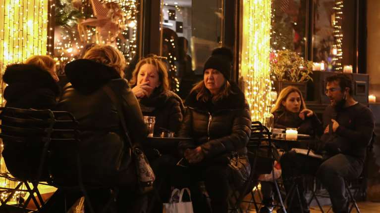 Πρώτη ημέρα των νέων μέτρων: 657 παραβάσεις, 7 συλλήψεις και &quot;λουκέτο&quot; σε 13 επιχειρήσεις