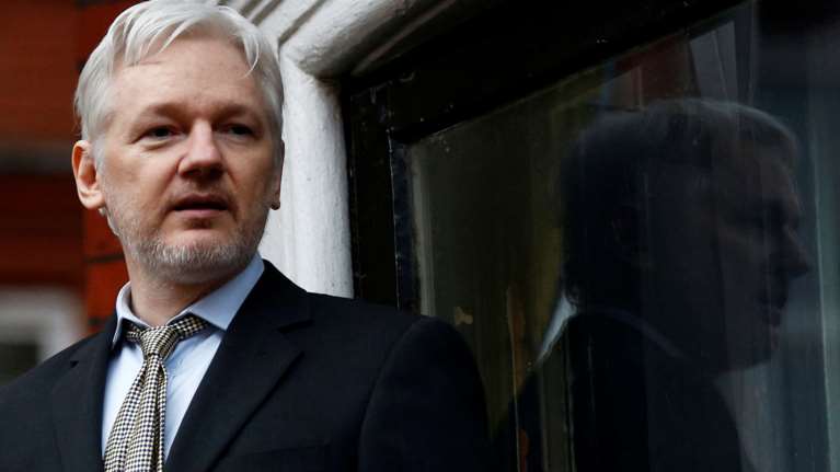 Τζούλιαν Ασάνζ: Δικαστήριο αποφάσισε κατά της έκδοσης του στις ΗΠΑ