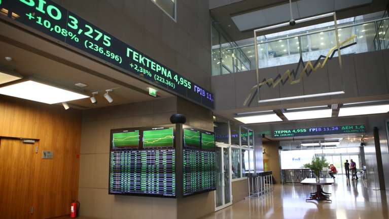 Στις αγορές η Ελλάδα: Ανοιξαν τα βιβλία προσφορών για 5ετές και 30ετές ομόλογο