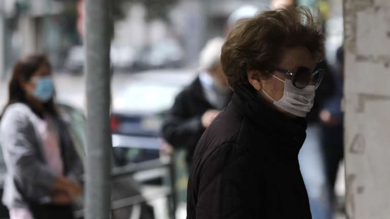 Κορονοϊός: Οι χώρες χαλαρώνουν τα μέτρα όμως οι θάνατοι αυξάνονται διεθνώς