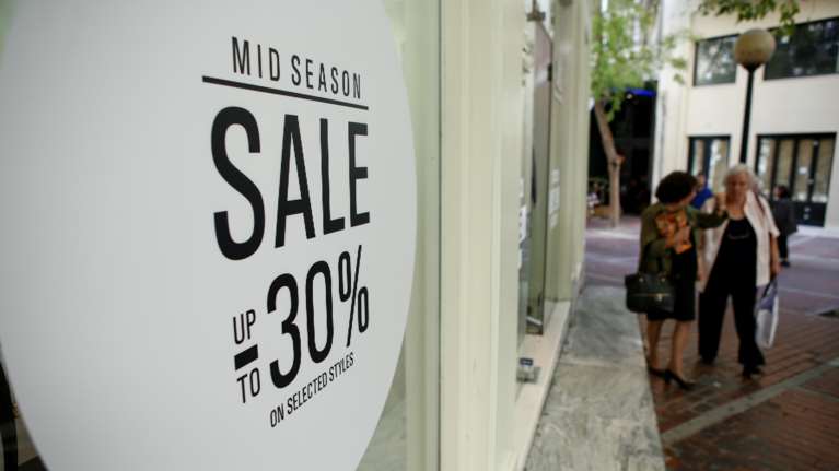 Φθινοπωρινές εκπτώσεις: Πότε ξεκινούν - Ποια Κυριακή θα είναι ανοιχτά τα καταστήματα