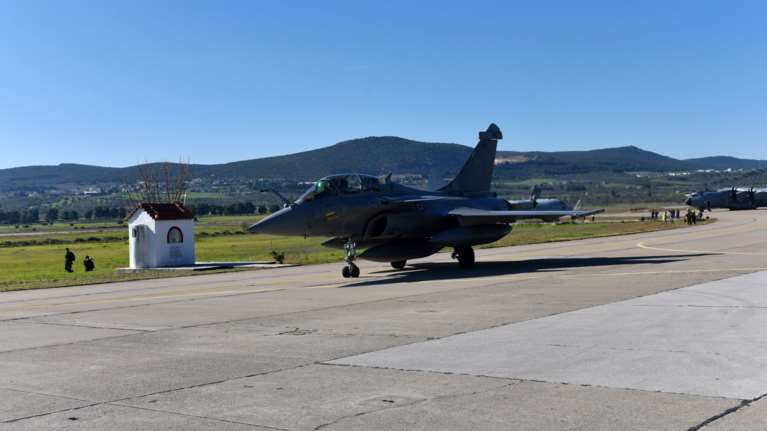 Athens Flying Week 2021: Στην Τανάγρα γαλλικό μαχητικό Rafale και το ελληνικό Spitfire [βίντεο]