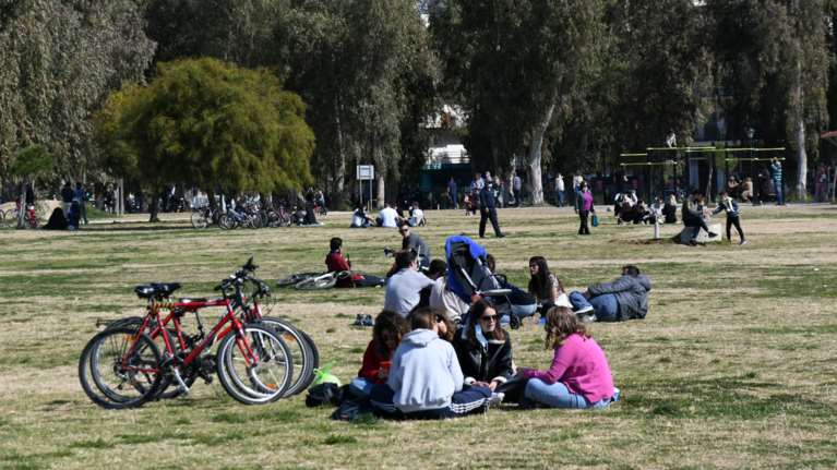 Ετσι ο κορονοϊός "θερίζει" ολόκληρες οικογένειες: Η γενετική προδιάθεση για σοβαρή νόσηση και θάνατο