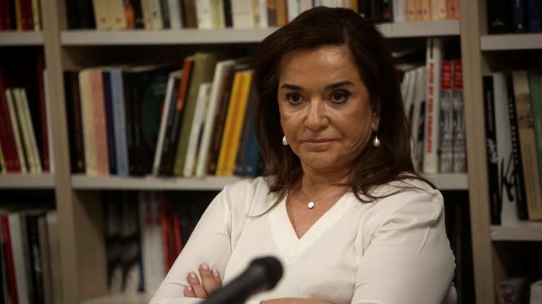 Μπακογιάννη για κακοκαιρία: Δουλειά της αυτοδιοίκησης το κλάδεμα των δέντρων - Να υπογειοποιηθεί το δίκτυο