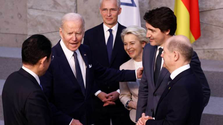 Σήμερα η συνάντηση Μπάιντεν με Φον ντερ Λάιεν - Συζητήσεις για νέες παραδόσεις υγροποιημένου αερίου στην ΕΕ