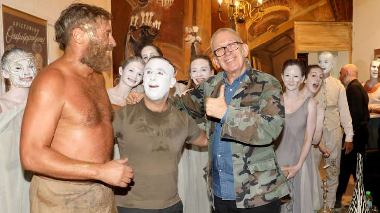 Ζαν Πολ Γκοτιέ: Στον &quot;Προμηθέα Δεσμώτη&quot; με τον Γιάννη Στάνκογλου - Καταχειροκρότησε την παράσταση [εικόνες]