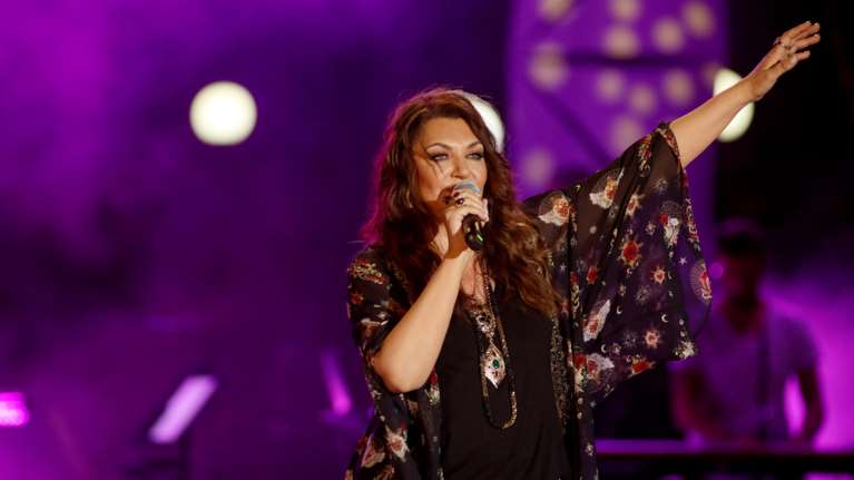 Καίτη Γαρμπή: Ποζάρει με τον γιο της, Δημήτρη, ντυμένοι ασορτί με boho στυλ - Τρομερή ομοιότητα [εικόνες]