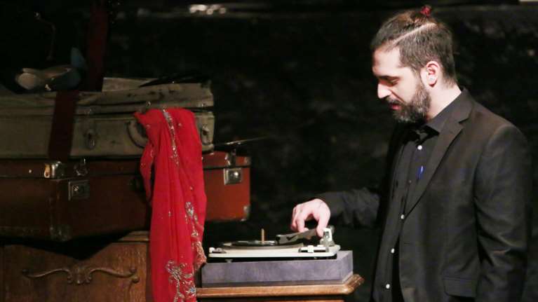 Απίστευτες καταγγελίες του εγγονού του Γκιωνάκη για Κώστα Ζάπα: Πήγα σε οντισιόν και μου είπε &quot;γδύσου&quot; και...