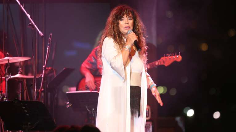 Ελένη Δήμου: Ξανά στο νοσοκομείο λόγω κορονοϊού - &quot;Είμαι χάλια&quot; [βίντεο]