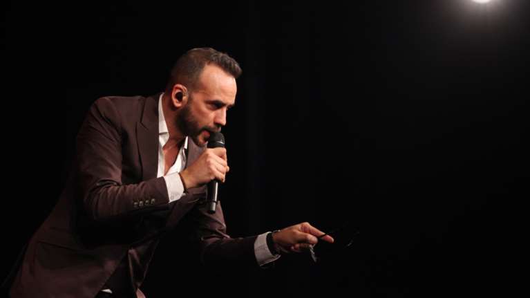 Full in love ο Πάνος Μουζουράκης: Στην Ύδρα με τη σύντροφό του Τζίνα Βαρελά