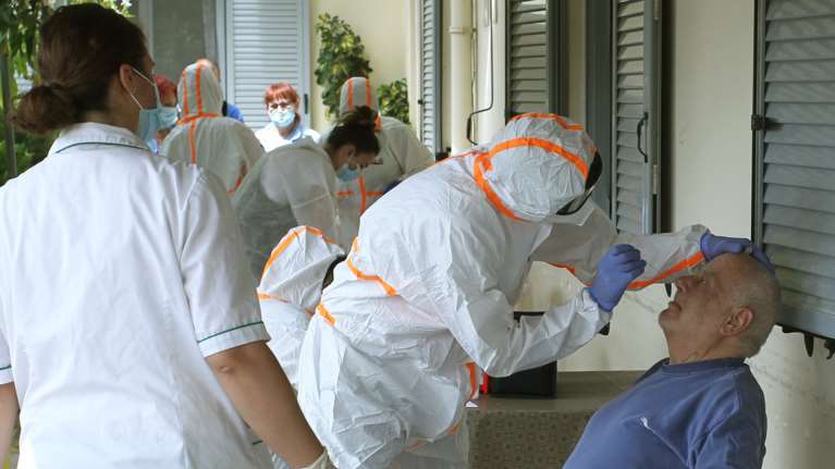 Σαρώνει τον πλανήτη το δεύτερο κύμα της πανδημίας - Πάνω από 10 εκατ. τα κρούσματα - "Παράδεισος" η Ελλάδα