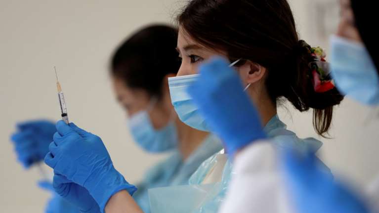 Ερευνα: Τα εμβόλια κατά του κορονοϊού &quot;φρενάρουν&quot; και τις μεταλλάξεις