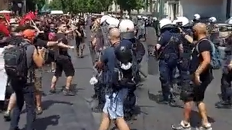 Πανεκπαιδευτικό συλλαλητήριο: Ένταση στο κέντρο της Αθήνας [βίντεο]