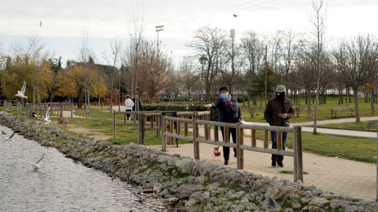 Ισπανία - Υπ. Υγείας: Ανοσία της αγέλης στη χώρα μέχρι το τέλος του καλοκαιριού