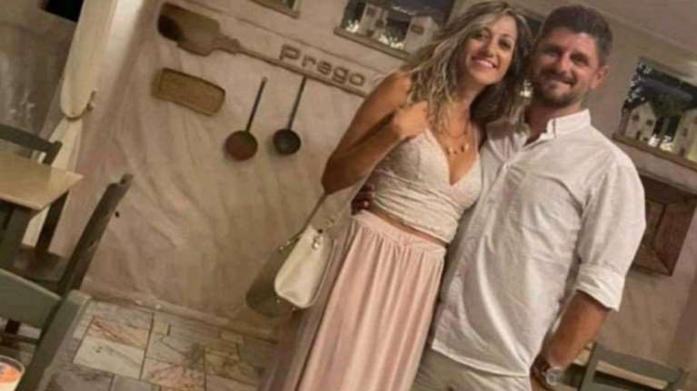 Εγκλημα στη Ρόδο - Ο πατέρας του δολοφόνου προσπαθεί να δικαιολογήσει τον γιο του: &quot;Το έκανε από τη μεγάλη του... αγάπη&quot;