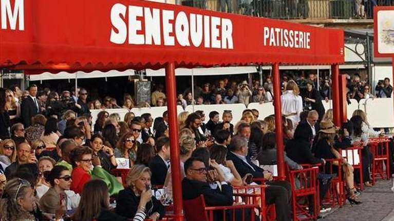 Το εμβληματικό καφέ Sénéquier του Σεν-Τροπέ έκλεισε έπειτα από δύο κρούσματα