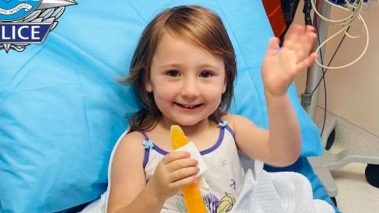 Κλίο Σμιθ: Με παγωτό στο χέρι και πλατύ χαμόγελο η 4χρονη "Μαντλίν της Αυστραλίας"- Δείτε το βίντεο από τη διάσωσή της