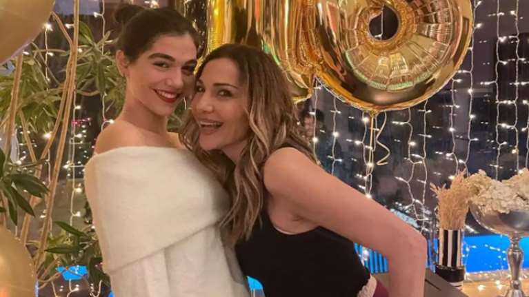 Η κόρη της Δέσποινας Βανδή γιόρτασε τα γενέθλιά της αγκαλιά με τη μαμά της &amp; τον Βασίλη Μπισμπίκη [εικόνες]