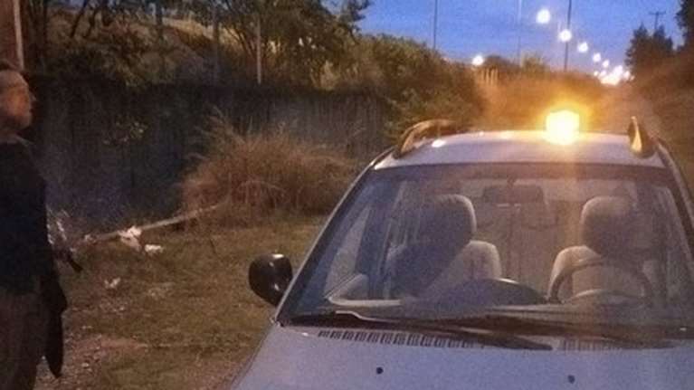 Αίσιο τέλος στα Καμένα Βούρλα: Βρέθηκε το ζευγάρι των Άγγλων τουριστών - Είχαν εγκλωβιστεί σε βράχους