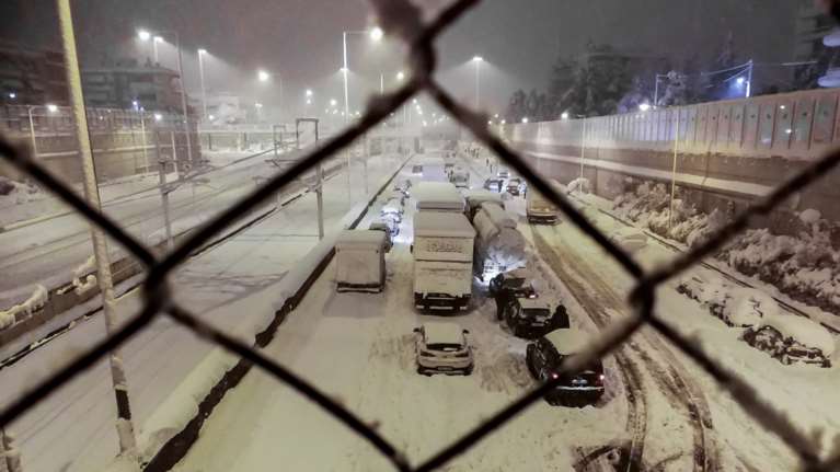 Αντιπεριφερειάρχης Αττικής: Δεν υπάρχει κανένα σχέδιο για τον απεγκλωβισμό των οδηγών