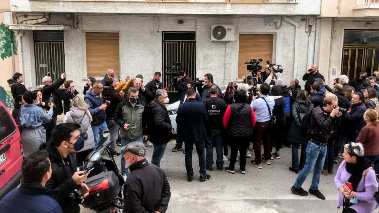 Πάτρα: Επίθεση με γροθιές από συγγενή της Πισπιρίγκου σε δημοσιογράφο του MEGA