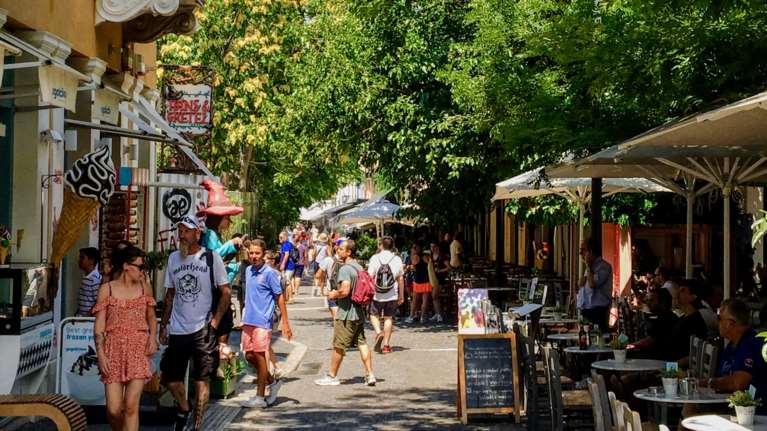 Ελεύθερες από τη Δευτέρα του Πάσχα οι διαδημοτικές μετακινήσεις - Έρχεται το τέλος των sms με το άνοιγμα της εστίασης