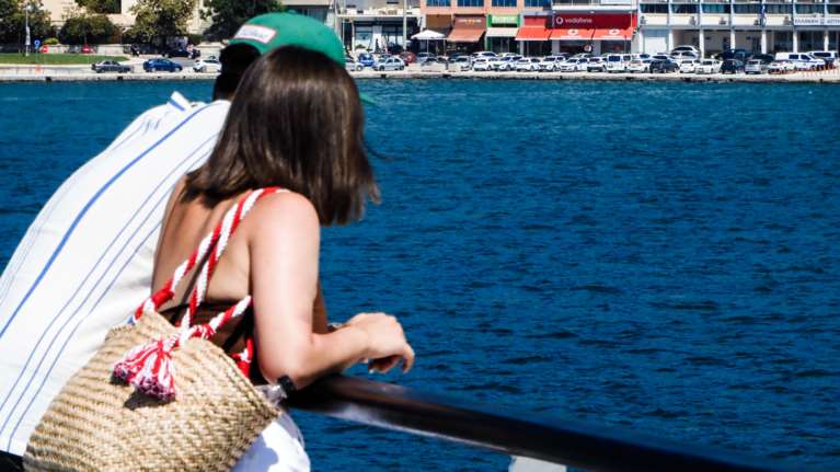 Καιρός: Συννεφιά, μποφόρ και μικρή άνοδος της θερμοκρασίας σήμερα