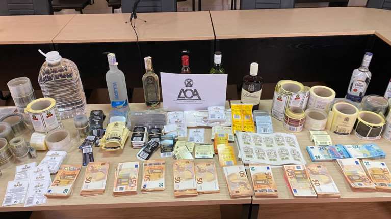 Μαφία των ποτών: Πώς ο ΡΟΜΑ και ΦΕΝΤΙΑ θα γέμιζαν λαθραίες &quot;μπόμπες&quot; την εστίαση μετά το lockdown [εικόνες]