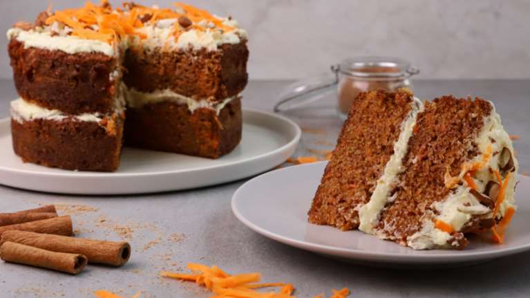 Συνταγή για το πιο νόστιμο και αφράτο κέικ καρότου - Ετοιμο σε ελάχιστα λεπτά