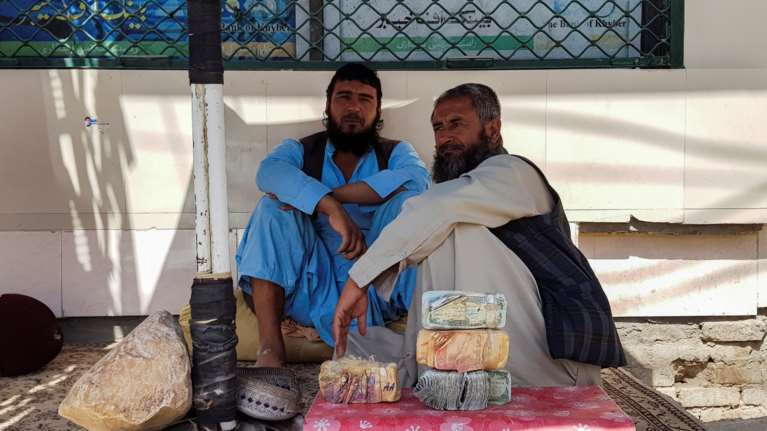 Φιρμάνι Ταλιμπάν απαγορεύει και το ξύρισμα της γενειάδας